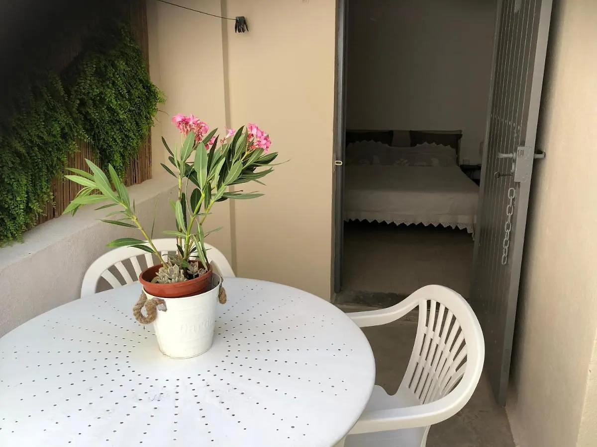 Appartement De Charme Avignon Centre Historique Terrasse Et Balcon Place Pie 0*,  France
